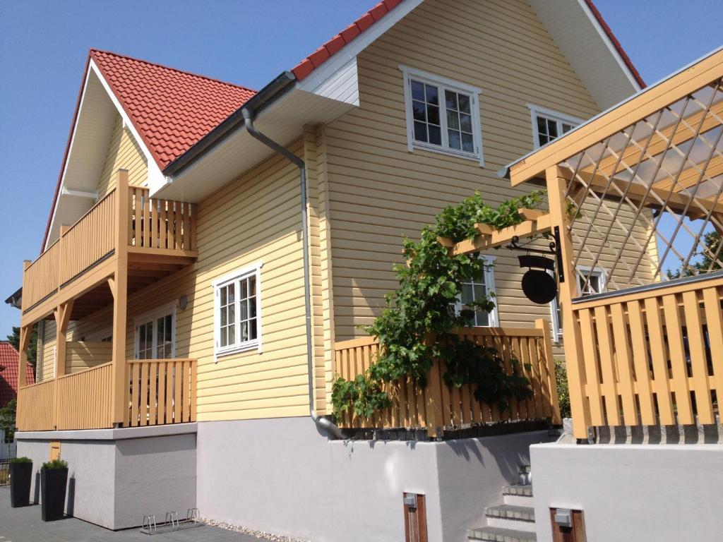 Haus Stoertebeker Appartements - Hotel Garni, Seebad לובמין מראה חיצוני תמונה