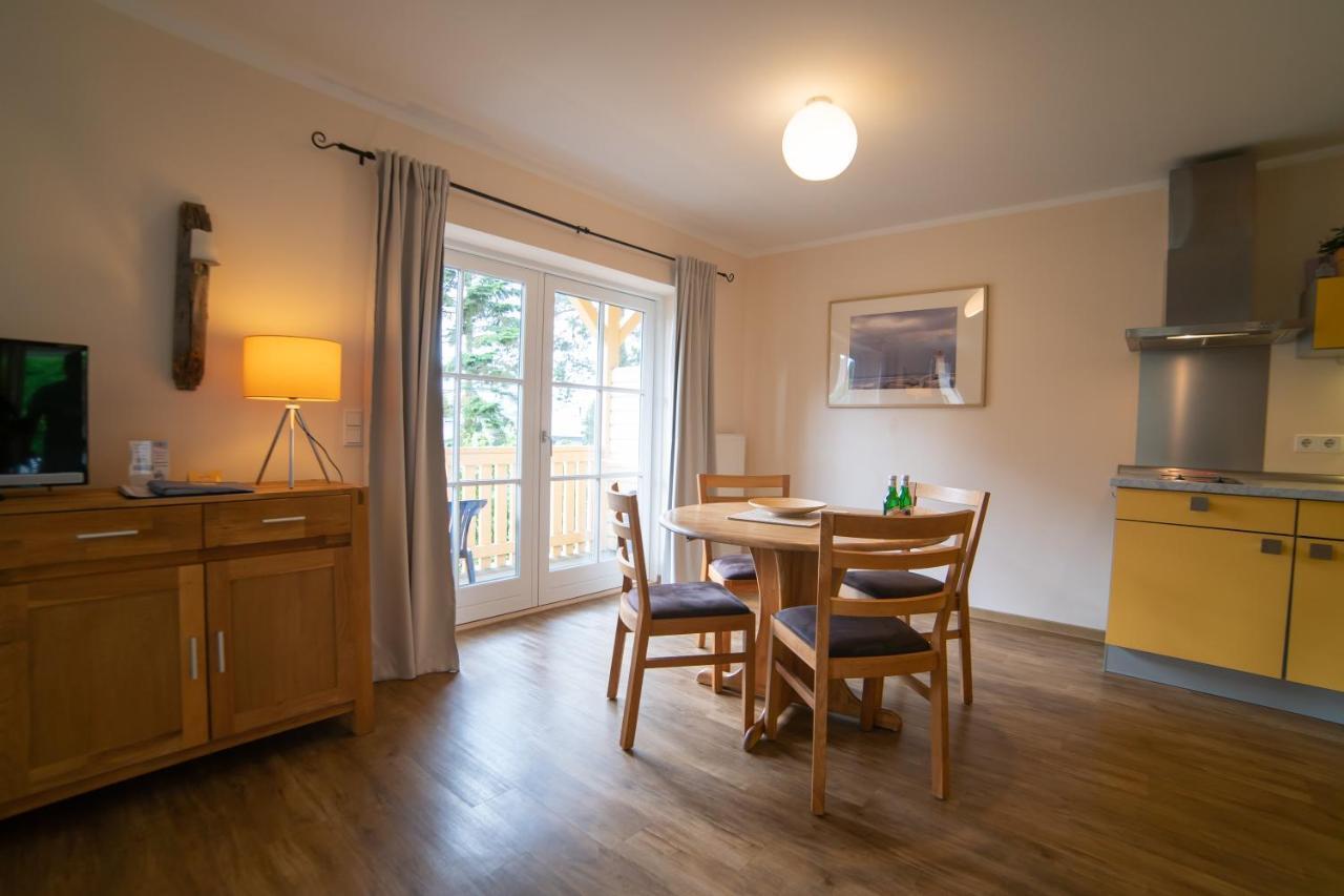 Haus Stoertebeker Appartements - Hotel Garni, Seebad לובמין מראה חיצוני תמונה